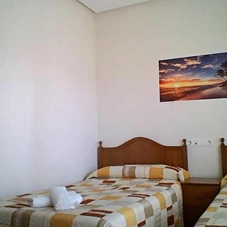 Hostal Restaurante Galicia Villardefrades Экстерьер фото